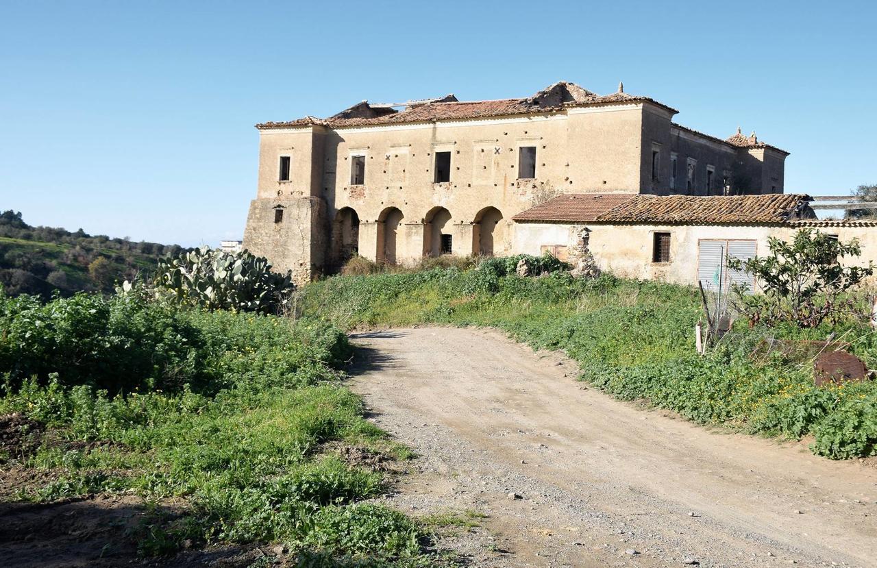 Palazzo Madeo - Residenza D'Epoca Bed & Breakfast Crosia Eksteriør bilde